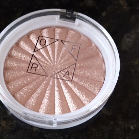 Brand New Ofra Highligher - Picture 3 of 3